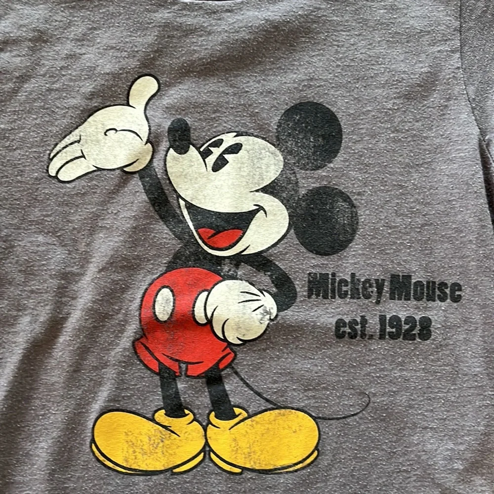 Bundle of 5 graphic T-shirts, sz 5/6